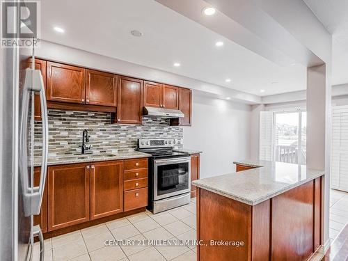 10 Fairhaven Drive, Hamilton, ON - Indoor Photo Showing Kitchen