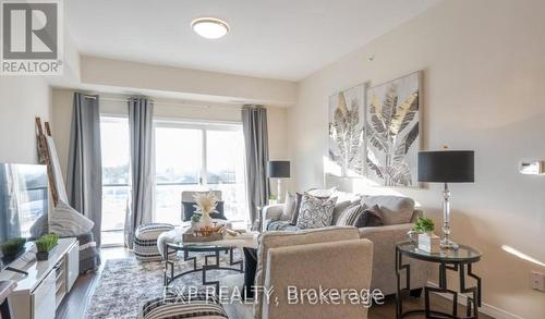 305 - 340 Florence Drive, Peterborough, ON - Indoor Photo Showing Living Room