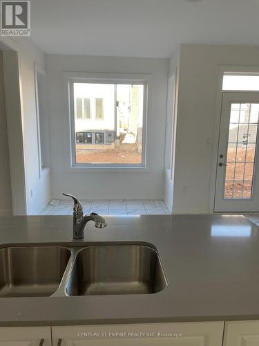 101 Henshaw Drive, Erin, ON - Indoor Photo Showing Kitchen With Double Sink