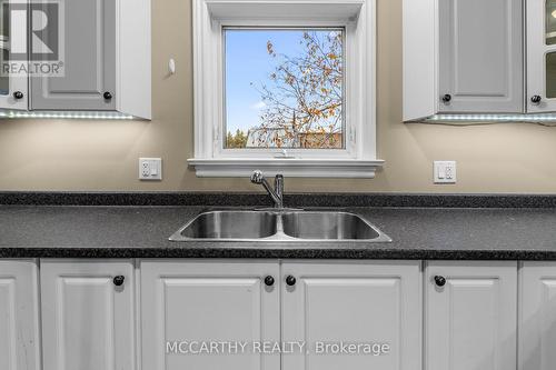 682427 260 Side Road, Melancthon, ON - Indoor Photo Showing Kitchen With Double Sink