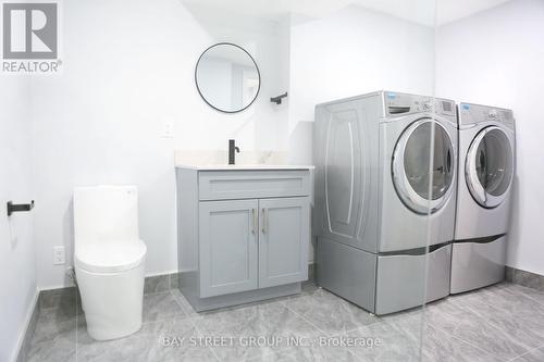 2404 Valley Forest Way, Oakville, ON - Indoor Photo Showing Laundry Room