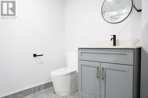 2404 Valley Forest Way, Oakville, ON - Indoor Photo Showing Bathroom