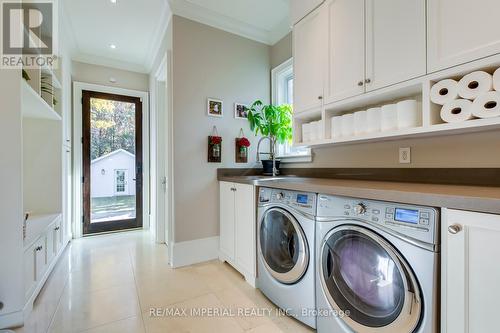 1052 Melvin Avenue, Oakville, ON - Indoor Photo Showing Laundry Room