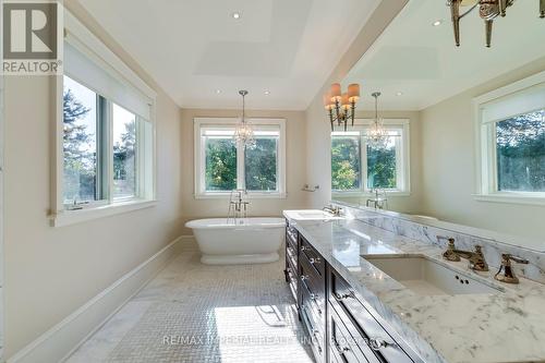 1052 Melvin Avenue, Oakville, ON - Indoor Photo Showing Bathroom