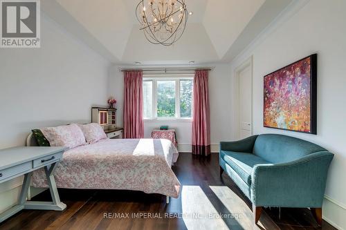 1052 Melvin Avenue, Oakville, ON - Indoor Photo Showing Bedroom