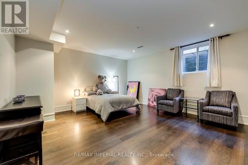 1052 Melvin Avenue, Oakville, ON - Indoor Photo Showing Bedroom