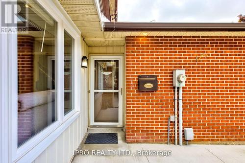 31 Barrington Crescent, Brampton, ON - Outdoor With Exterior