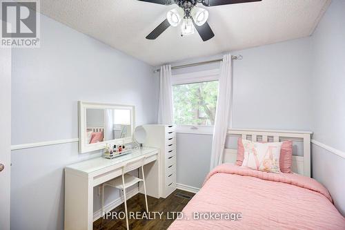 31 Barrington Crescent, Brampton, ON - Indoor Photo Showing Bedroom