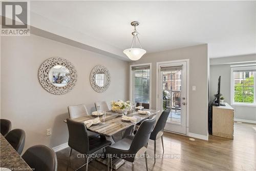 3061 Mistletoe Gardens, Oakville, ON - Indoor Photo Showing Dining Room