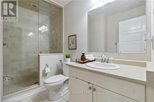 3061 Mistletoe Gardens, Oakville, ON - Indoor Photo Showing Bathroom