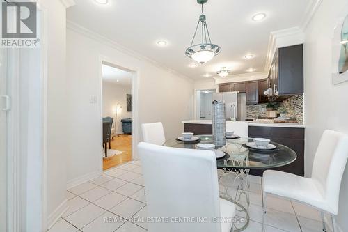 2485 Strathmore Crescent, Mississauga, ON - Indoor Photo Showing Dining Room