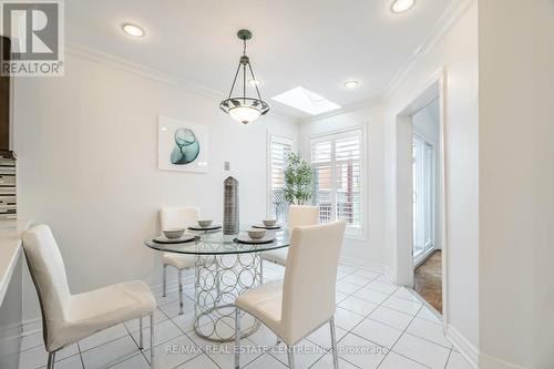 2485 Strathmore Crescent, Mississauga, ON - Indoor Photo Showing Dining Room