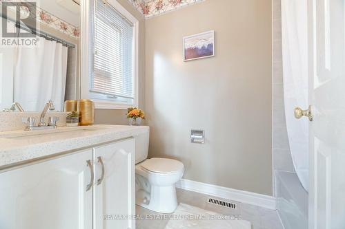 2485 Strathmore Crescent, Mississauga, ON - Indoor Photo Showing Bathroom