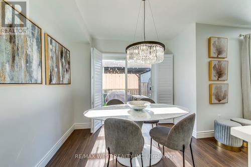 39 Gowland Drive, Hamilton, ON - Indoor Photo Showing Dining Room