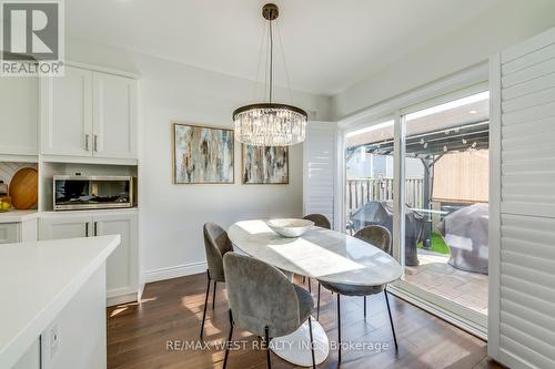 39 Gowland Drive, Hamilton, ON - Indoor Photo Showing Dining Room