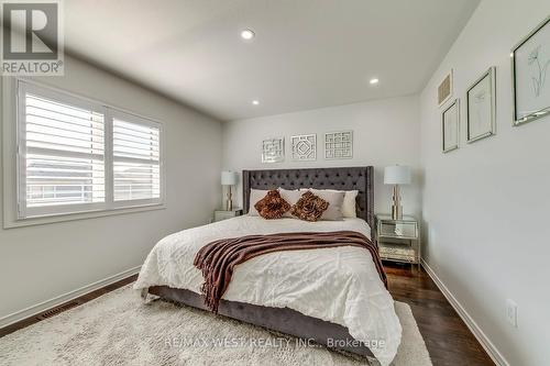 39 Gowland Drive, Hamilton, ON - Indoor Photo Showing Bedroom