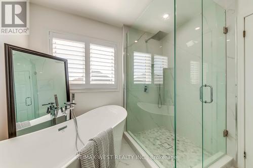 39 Gowland Drive, Hamilton, ON - Indoor Photo Showing Bathroom