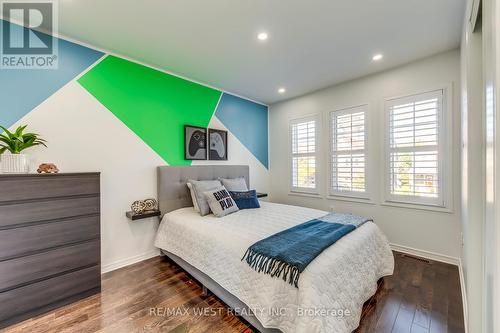 39 Gowland Drive, Hamilton, ON - Indoor Photo Showing Bedroom