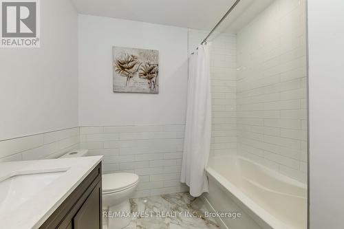 39 Gowland Drive, Hamilton, ON - Indoor Photo Showing Bathroom