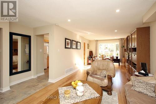 1272 Barberry Grove, Oakville, ON - Indoor Photo Showing Living Room