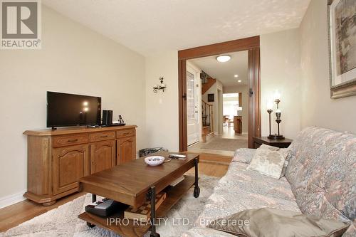 1272 Barberry Grove, Oakville, ON - Indoor Photo Showing Living Room