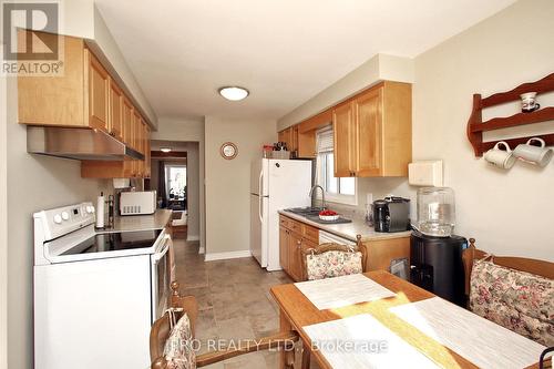 1272 Barberry Grove, Oakville, ON - Indoor Photo Showing Kitchen