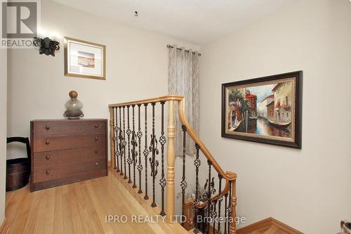 1272 Barberry Grove, Oakville, ON - Indoor Photo Showing Other Room