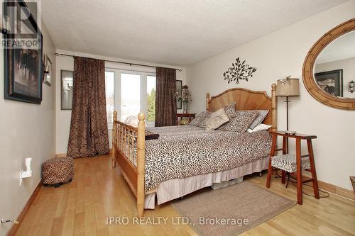 1272 Barberry Grove, Oakville, ON - Indoor Photo Showing Bedroom