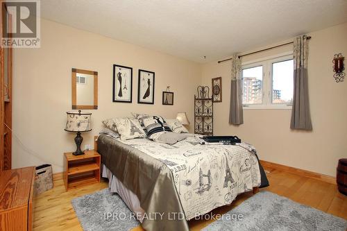 1272 Barberry Grove, Oakville, ON - Indoor Photo Showing Bedroom