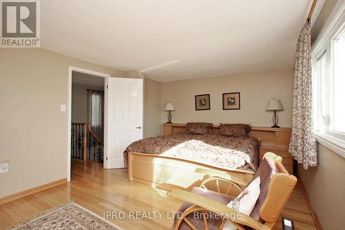 1272 Barberry Grove, Oakville, ON - Indoor Photo Showing Bedroom