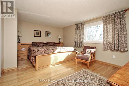 1272 Barberry Grove, Oakville, ON - Indoor Photo Showing Bedroom