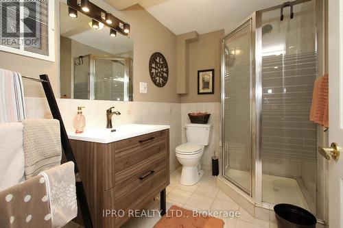 1272 Barberry Grove, Oakville, ON - Indoor Photo Showing Bathroom