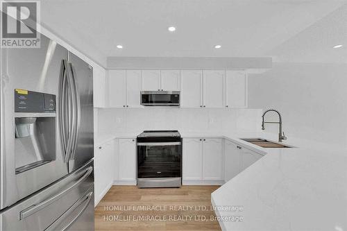 254 Wildgrass Road, Mississauga, ON - Indoor Photo Showing Kitchen