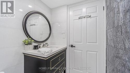 510 - 22 Hanover Road, Brampton, ON - Indoor Photo Showing Bathroom