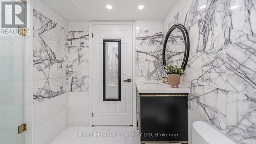 510 - 22 Hanover Road, Brampton, ON - Indoor Photo Showing Bathroom