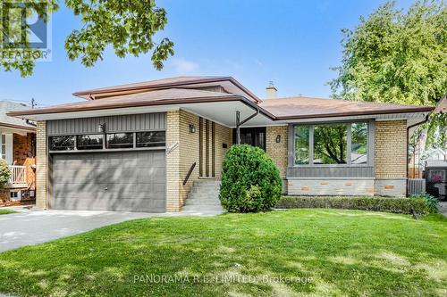 11 Park Manor Drive, Toronto, ON - Outdoor