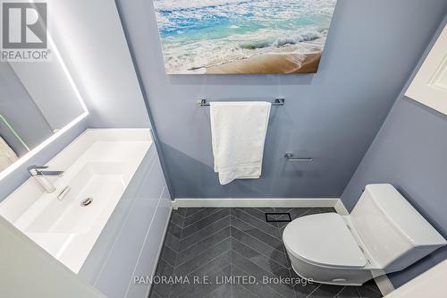 11 Park Manor Drive, Toronto, ON - Indoor Photo Showing Bathroom