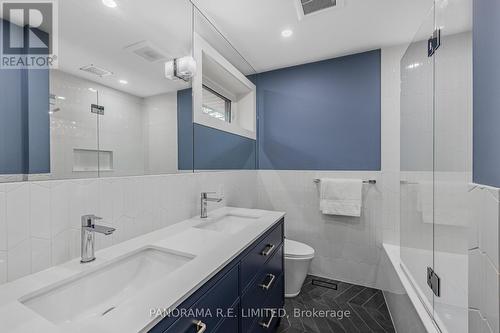 11 Park Manor Drive, Toronto, ON - Indoor Photo Showing Bathroom