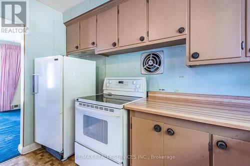 19 Mulgrove Drive, Toronto, ON - Indoor Photo Showing Kitchen