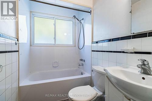 19 Mulgrove Drive, Toronto, ON - Indoor Photo Showing Bathroom