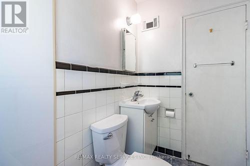 19 Mulgrove Drive, Toronto, ON - Indoor Photo Showing Bathroom