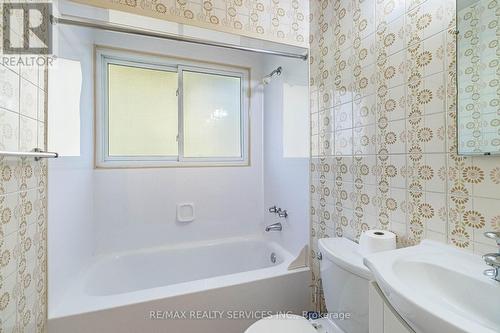 19 Mulgrove Drive, Toronto, ON - Indoor Photo Showing Bathroom