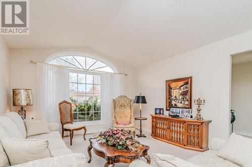 6 Knotty Pine Trail, Huntsville, ON - Indoor Photo Showing Living Room