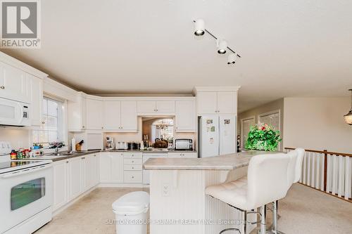 6 Knotty Pine Trail, Huntsville, ON - Indoor Photo Showing Kitchen