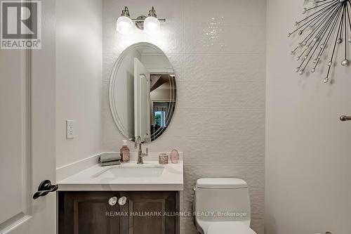 1389 Creekwood Trail, Oakville, ON - Indoor Photo Showing Bathroom