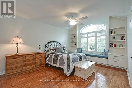 1389 Creekwood Trail, Oakville, ON - Indoor Photo Showing Bedroom