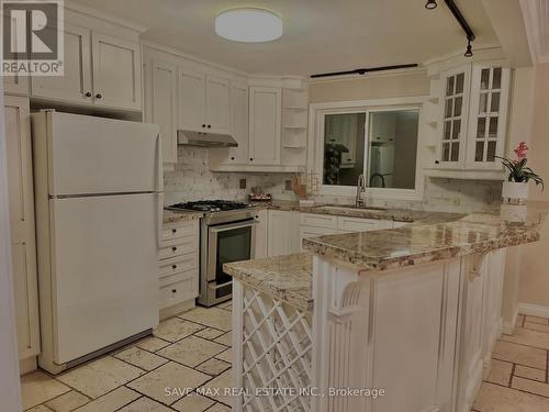 1448 Willowdown Road, Oakville, ON - Indoor Photo Showing Kitchen