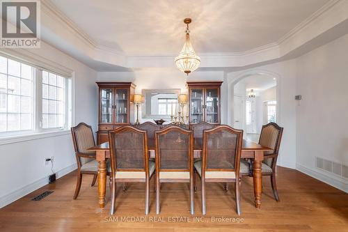 6844 Golden Hills Way, Mississauga, ON - Indoor Photo Showing Dining Room