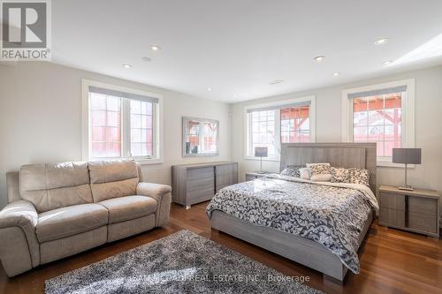 6844 Golden Hills Way, Mississauga, ON - Indoor Photo Showing Bedroom