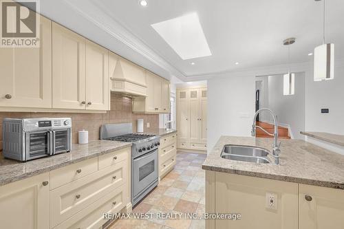 34 Lorraine Crescent, Brampton, ON - Indoor Photo Showing Kitchen With Double Sink